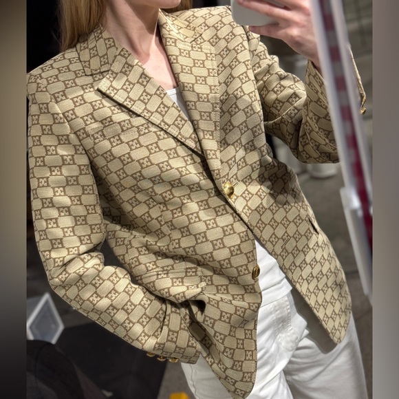 ESCADA BEIGE JACKET LOGO SIZE SMALL